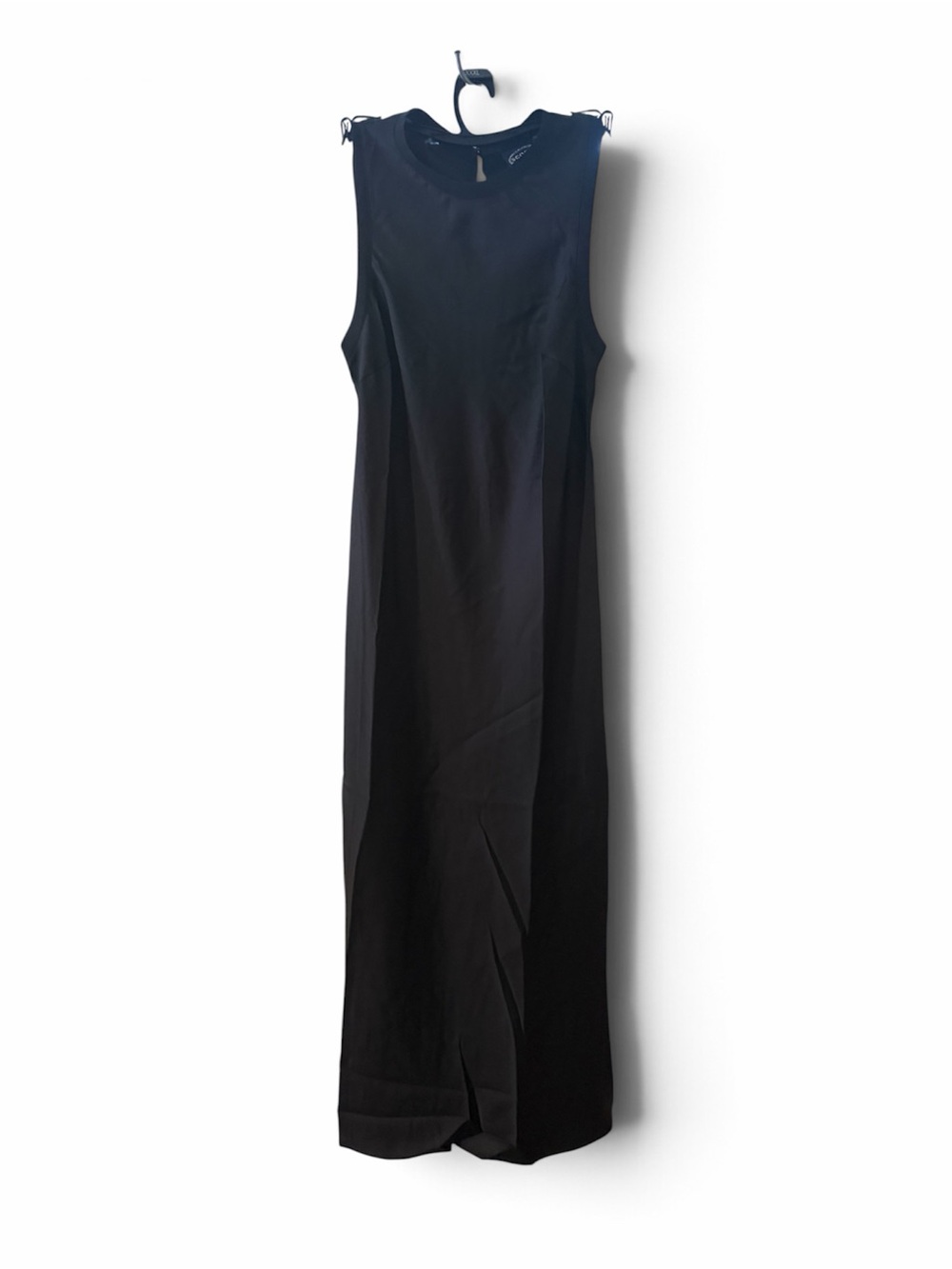 Sleek Black Sleeveless Maxi Dress